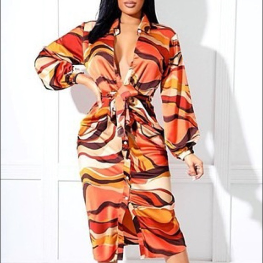 Women Long-sleeves Dress in Beautiful Abstract Print